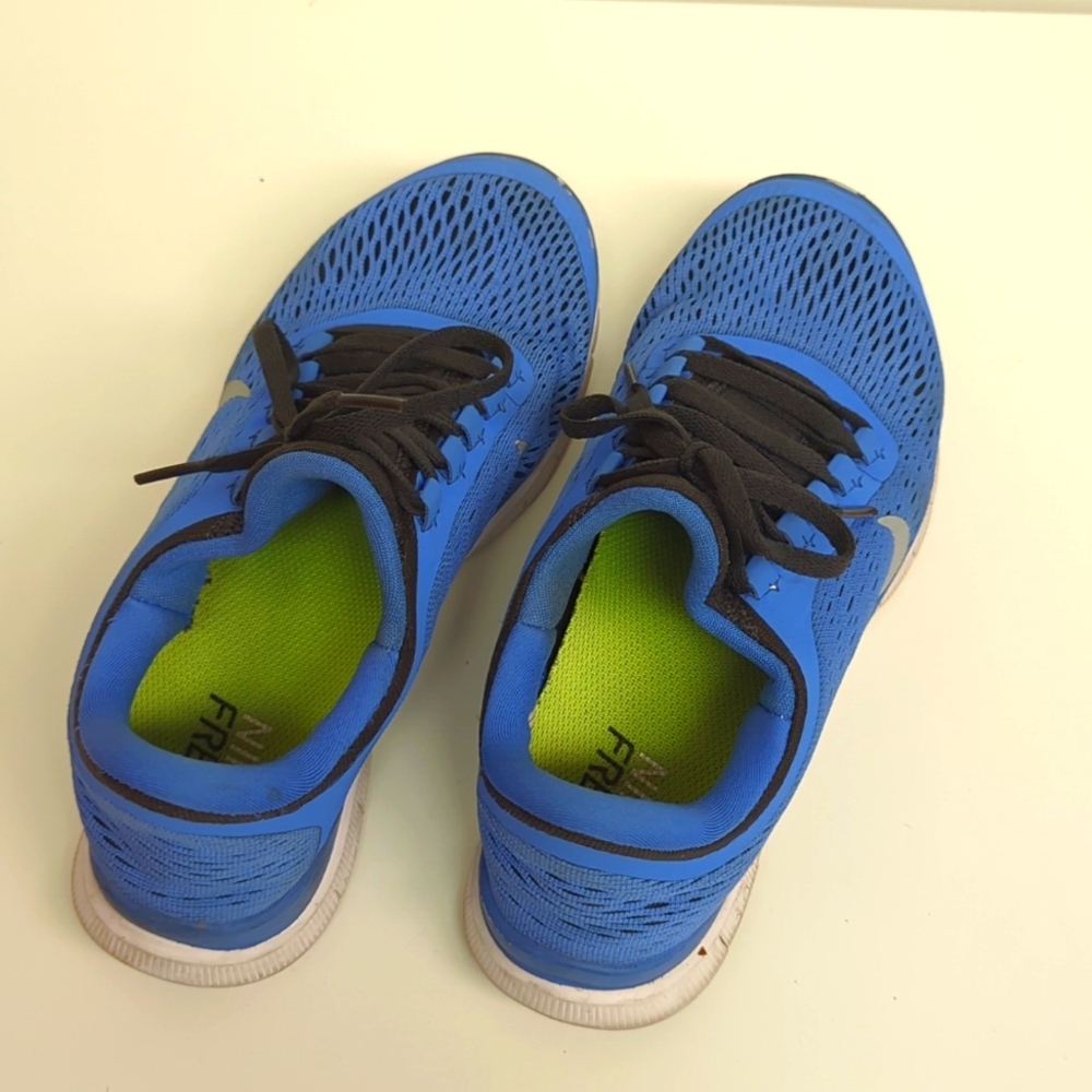 Women Nike free 3.0 V5 blue size 7